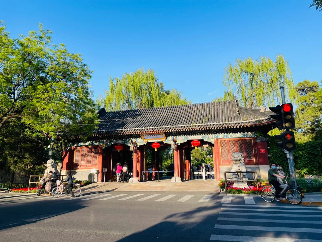 讀斯普藍(lán)德華僑生學(xué)校，輕松上985/211名校！